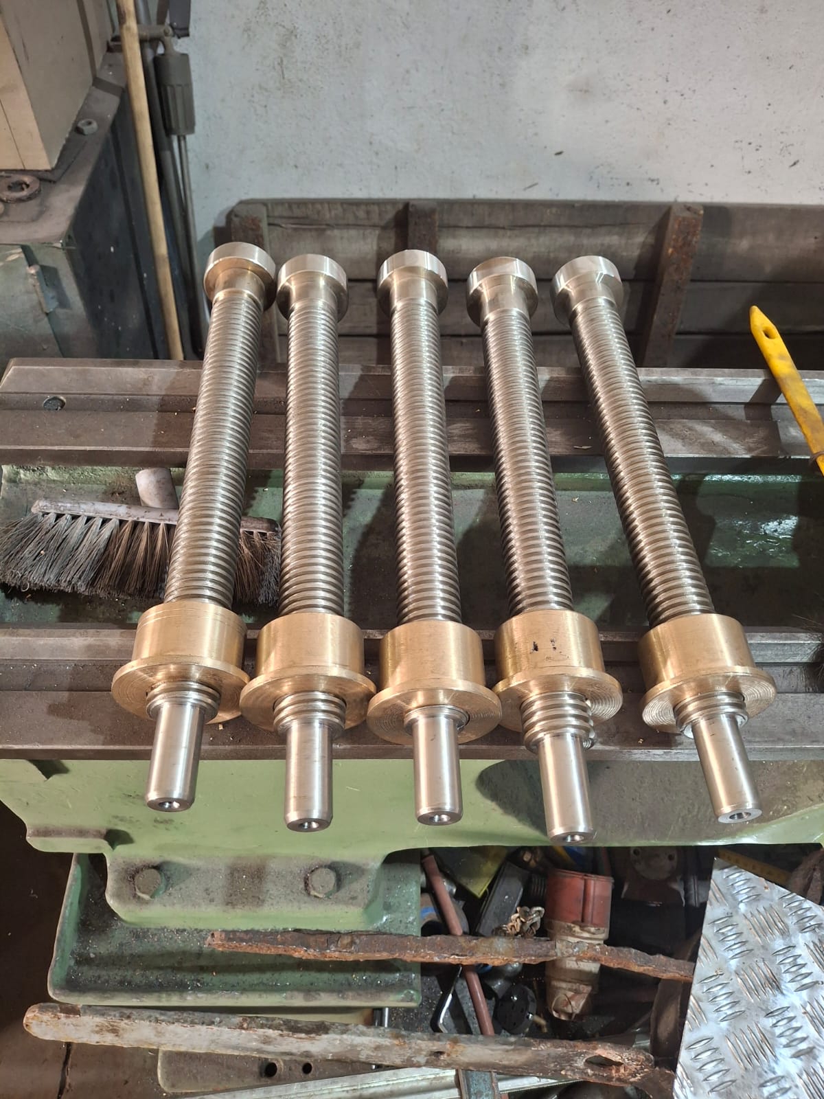 Machined shafts / İşlenmiş miller
