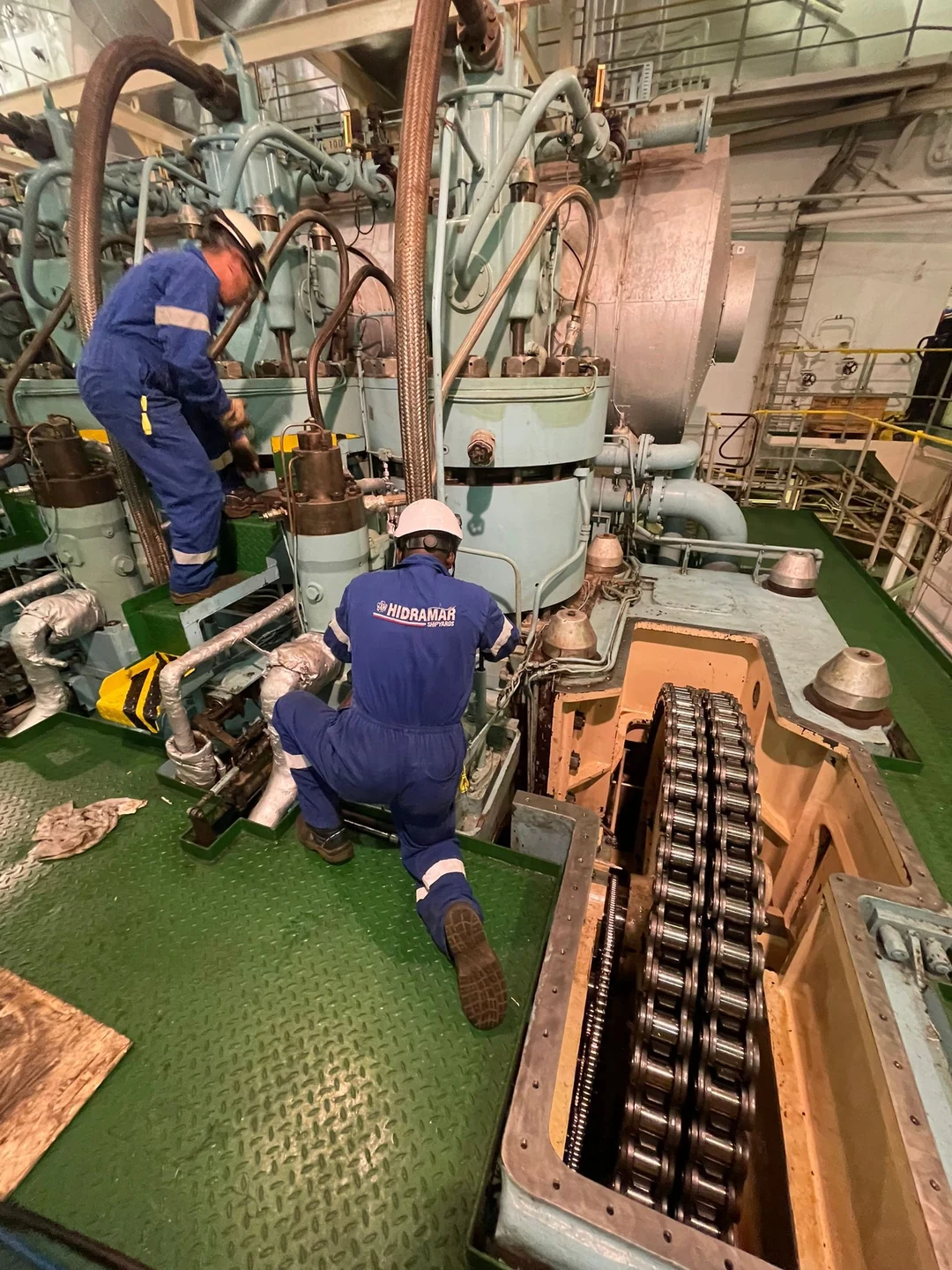 Marine engine overhaul