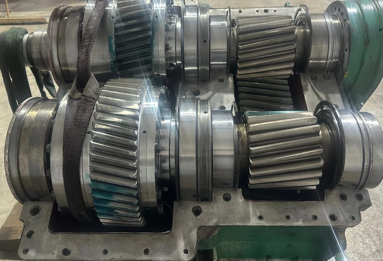 Marine gearbox and mechanical components